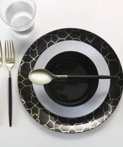 Round Accent Round White • Gold Plastic Plates | 10 Pack 8 Round Accent Round White • Gold Plastic Plates | 10 Pack