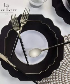 Scallop Design Scalloped Black • Gold Plastic Plates | 10 Pack 7 Scallop Design Scalloped Black • Gold Plastic Plates | 10 Pack