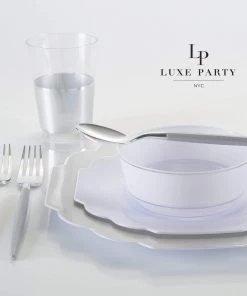 Scallop Design Scalloped Clear Silver Plastic Plates | 10 Pack