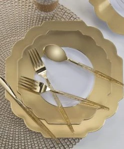 Scallop Design Scalloped Gold Plastic Plates | 10 Pack