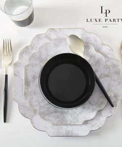 Scallop Design Scalloped Marble • Gold Plastic Plates | 10 Pack