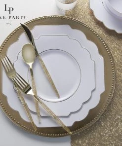 Scallop Design Scalloped White • Gold Plastic Plates | 10 Pack