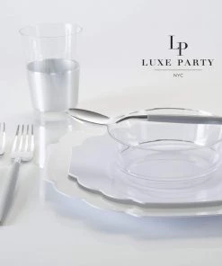 Scallop Design Scalloped White • Silver Plastic Plates | 10 Pack