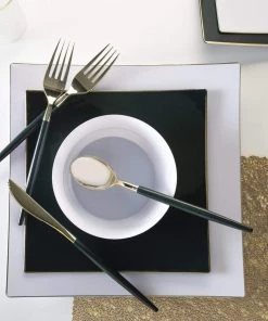 Square Accent Square Emerald • Gold Plastic Plates | 10 Pack 8 Square Accent Square Emerald • Gold Plastic Plates | 10 Pack